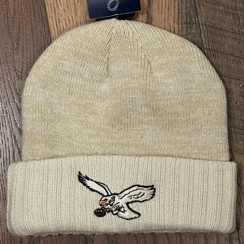 NWT Philadelphia Eagles Cream Beanie